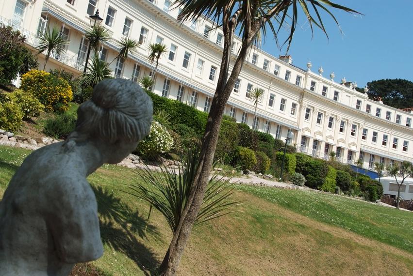Statue and the osborne hotel in background